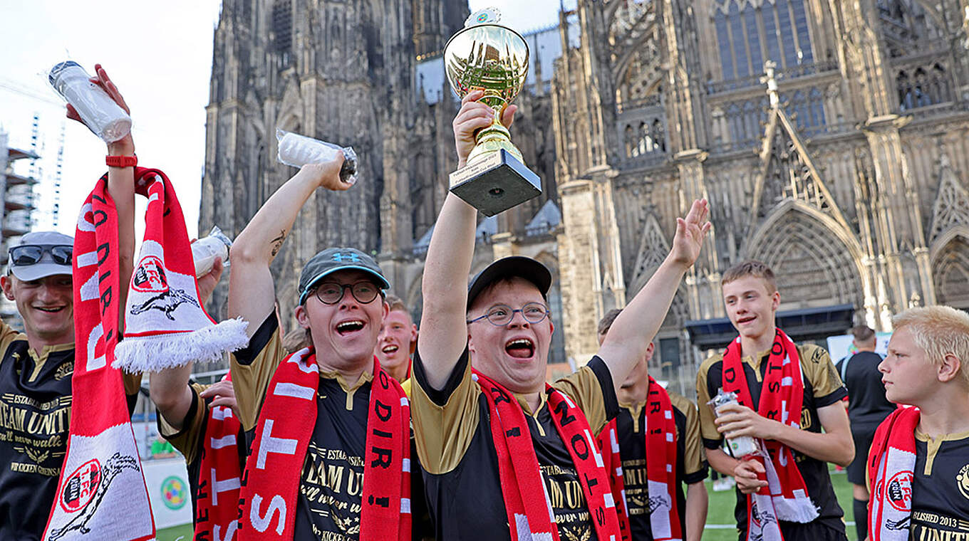 Einer breiten Öffentlichkeit präsentiert: Handicap-Fußball macht Halt in Köln © Casrten Kobow/DFB-Stiftung Sepp Herberger