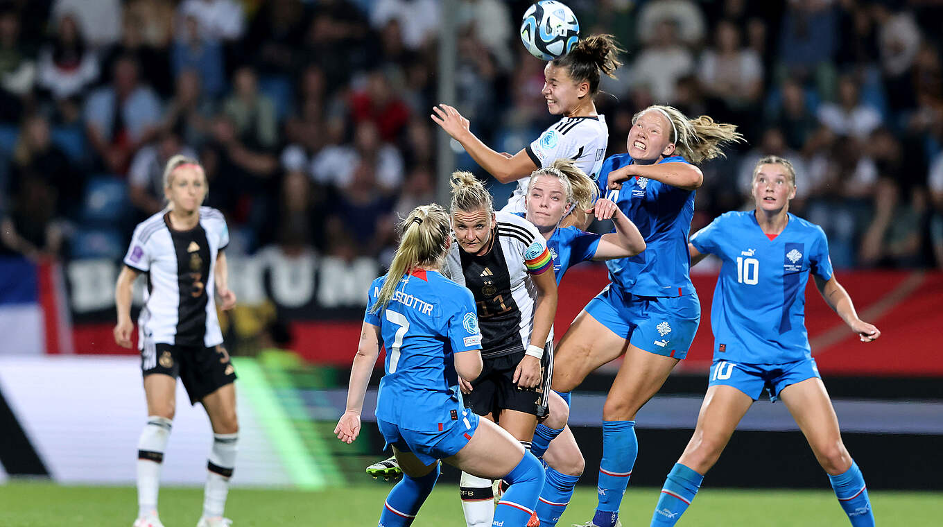 Spielfreudige DFBFrauen besiegen Island DFB Deutscher Fußball
