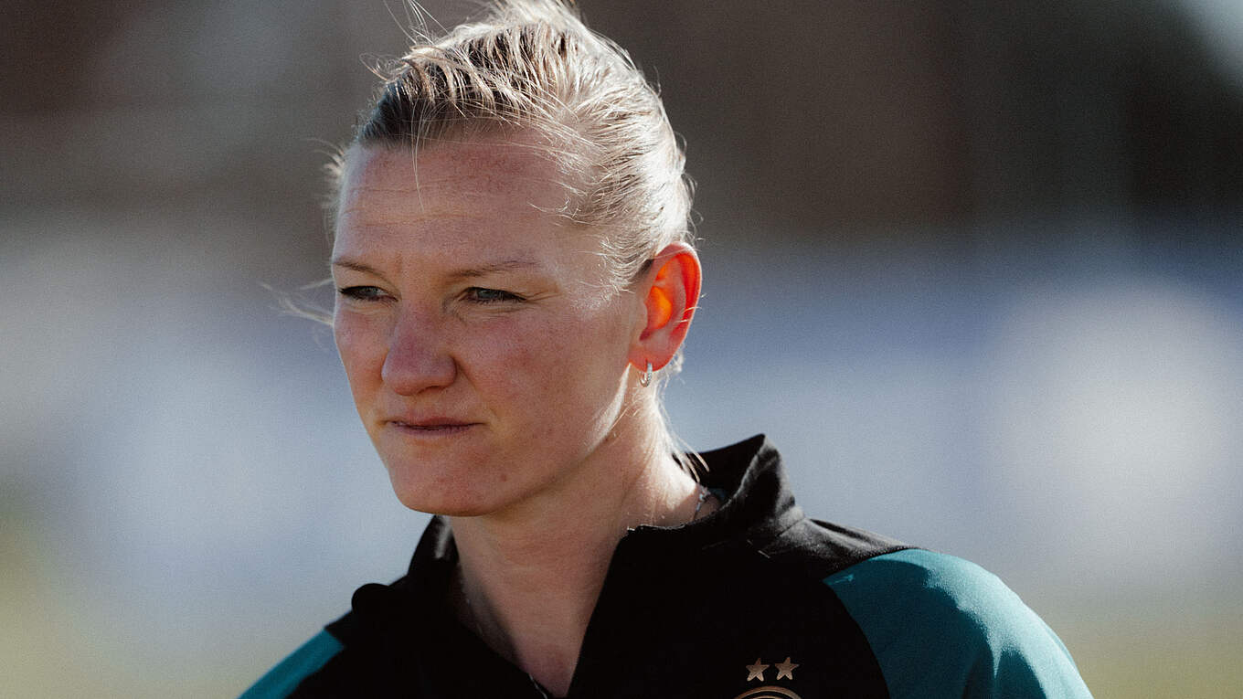 Hrubesch "Selbst bestimmen, was auf dem Platz passiert" DFB