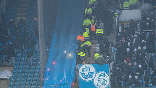 Vorkommnisse im Spiel gegen Schalke 04: Eindringen in den Pufferblock © imago