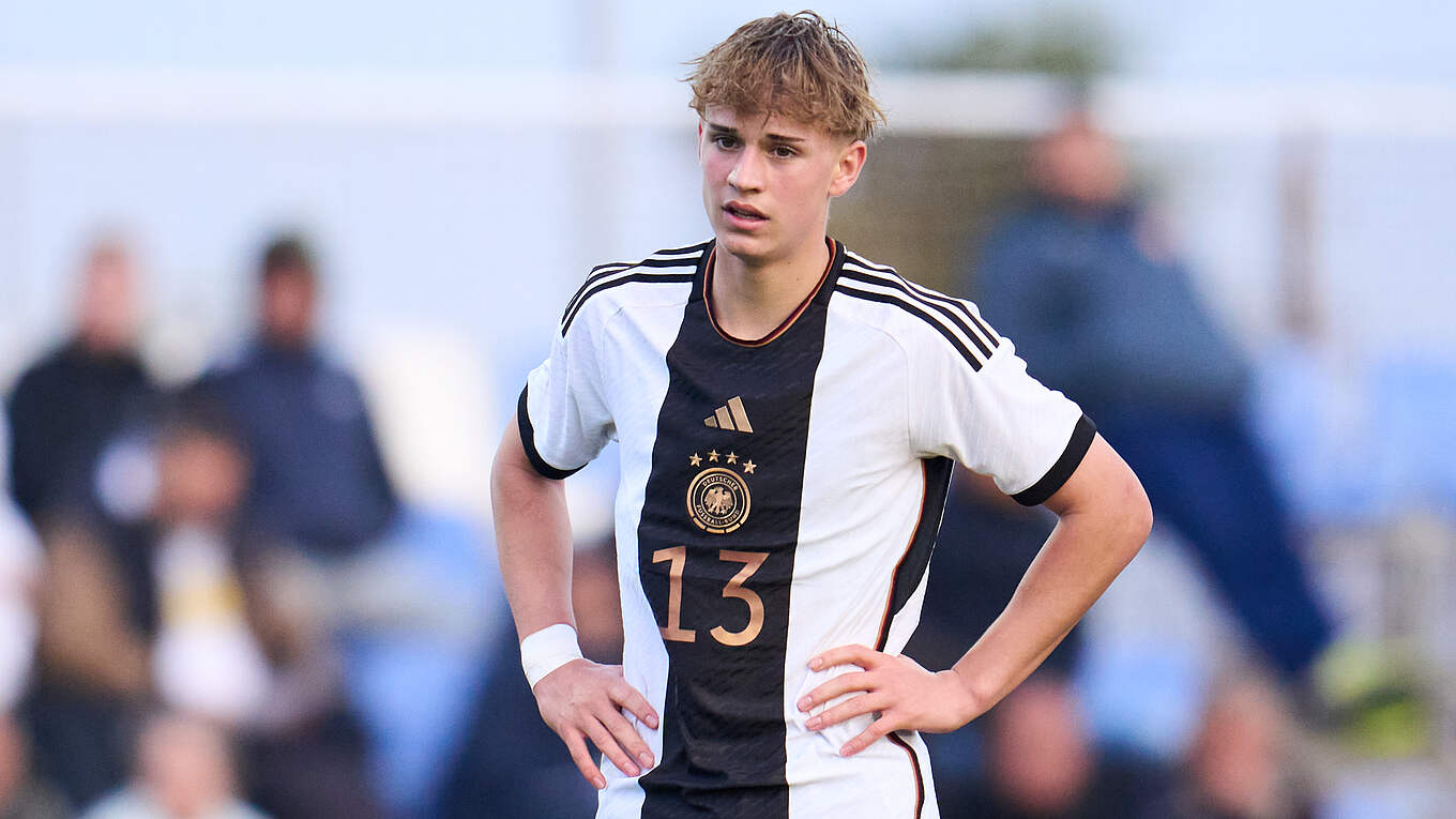 U 18 unterliegt Tschechien in Unterzahl DFB Deutscher FußballBund