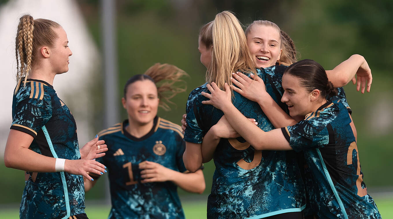 Qualifizieren sich für die Europameisterschaft in Litauen: die U 19-Frauen © Istvan Derencsenyi/Getty Images for DFB