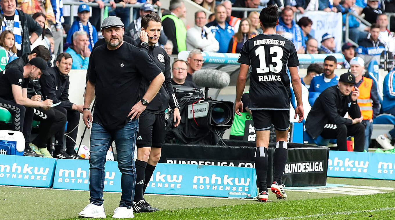 Nach seiner Roten Karte gesperrt: Guilherme Ramos (r.) vom Hamburger SV © IMAGO/Christian Schroedter