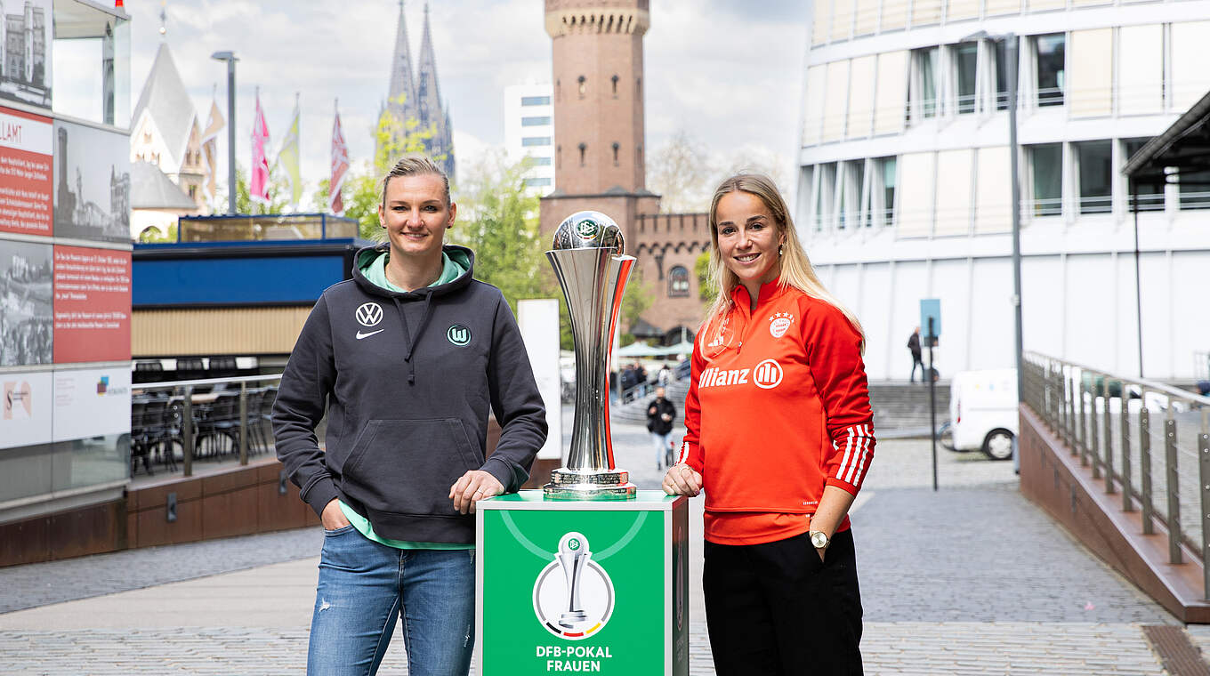 Stimmen sich auf das Traumfinale im Pokal ein: Alexandra Popp und Giulia Gwinn (v.l.) © Yuliia Perekopaiko/DFB