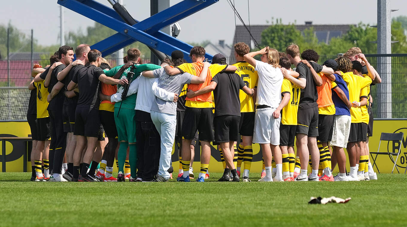 Umkämpftes Spiel: Borussia Dortmund gewinnt bei RB Leipzig mit 3:2 (1:0) © Imago