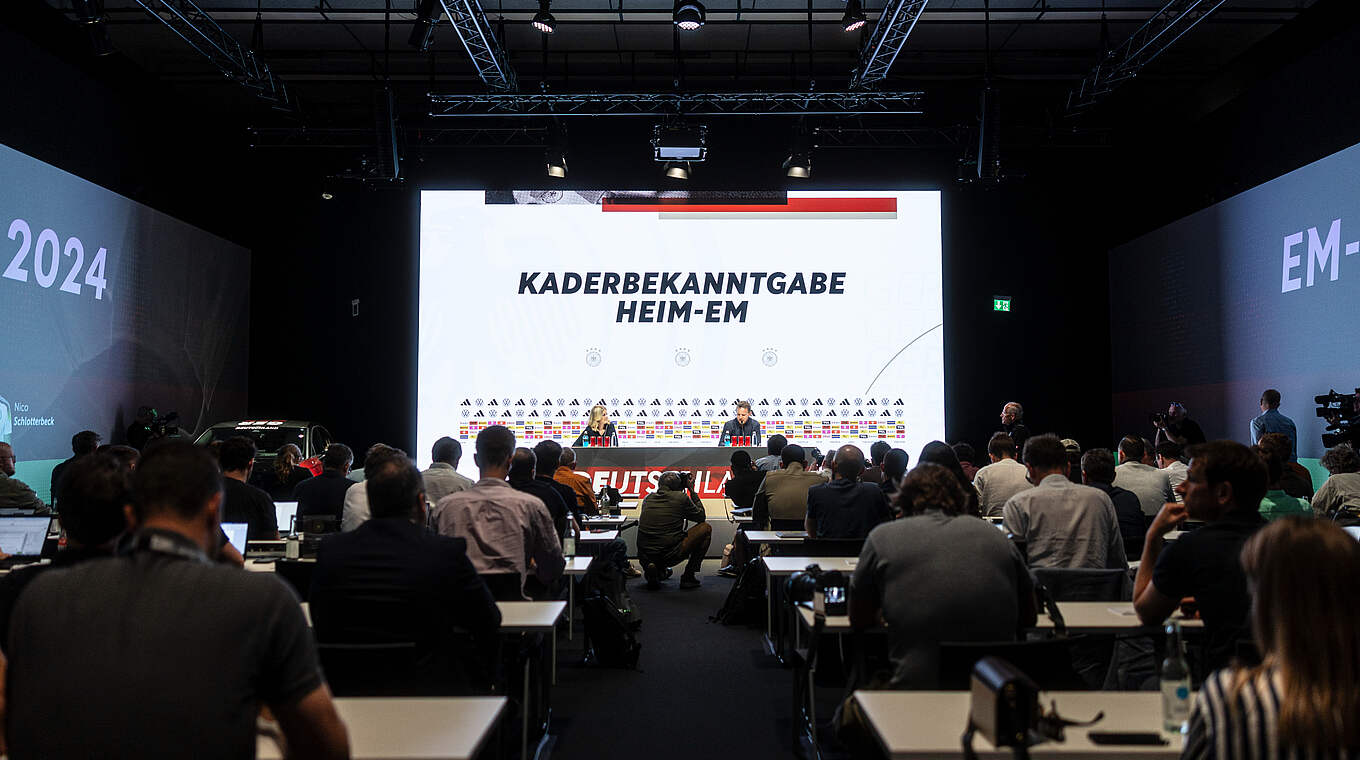"Wir wollen in der Vorbereitung weiter wachsen": Nagelsmann bei der Kader-PK in Berlin © Thomas Boecker/DFB