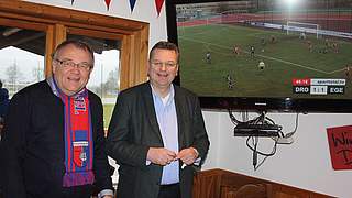 DFB-Präsident Grindel (r.) und SV D/A-Vorsitzender Gooßen vor dem Livestream © Oliver Jensen