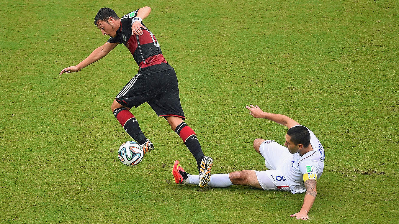 Фолы грузия. Фолы грузия. Сборная грузии по футболу 2022. Португалия бельгия матч. Фол в штрафной.