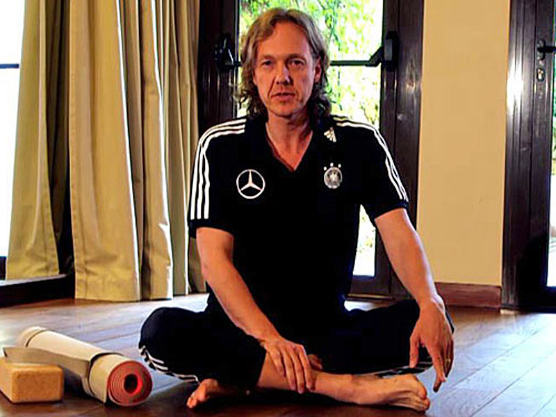 Video Fit wie die Nationalmannschaft mit Patrick Broome DFB